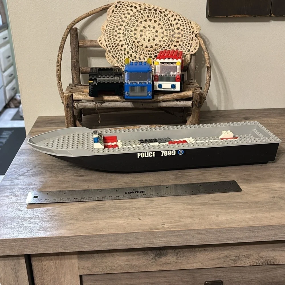 PRE OWNED LOT OF LEGO Police Boat and Vehicle Building Set